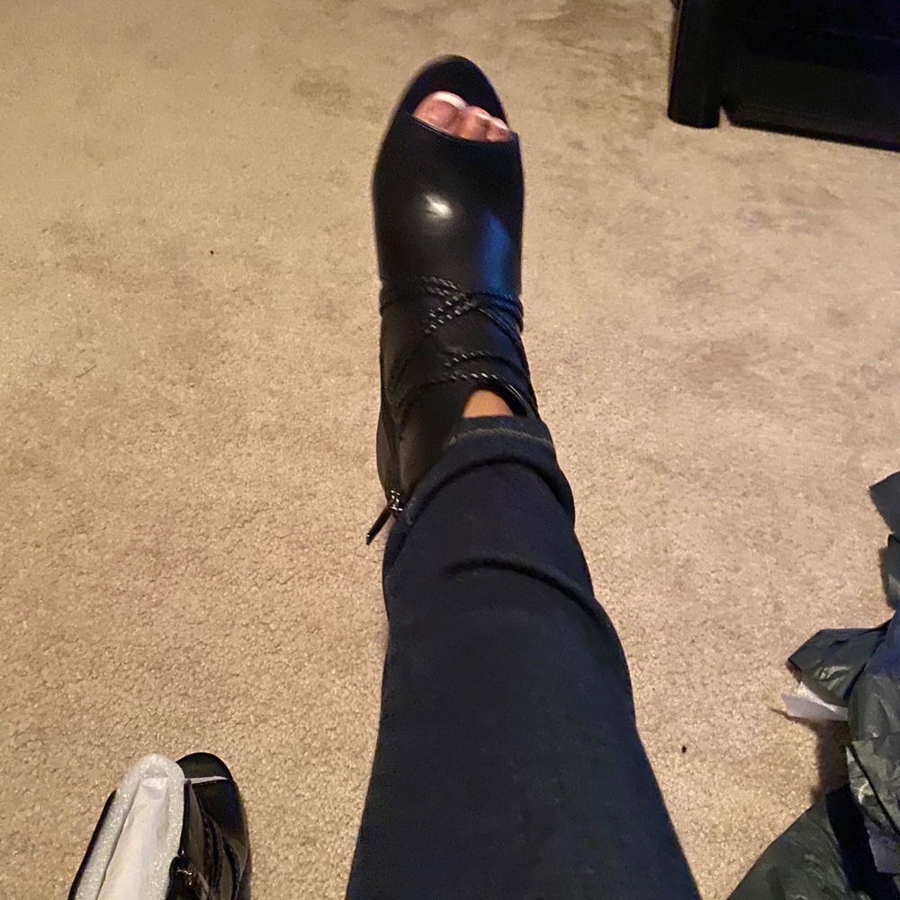 Vince Camuto leather boots - Picture 6 of 7